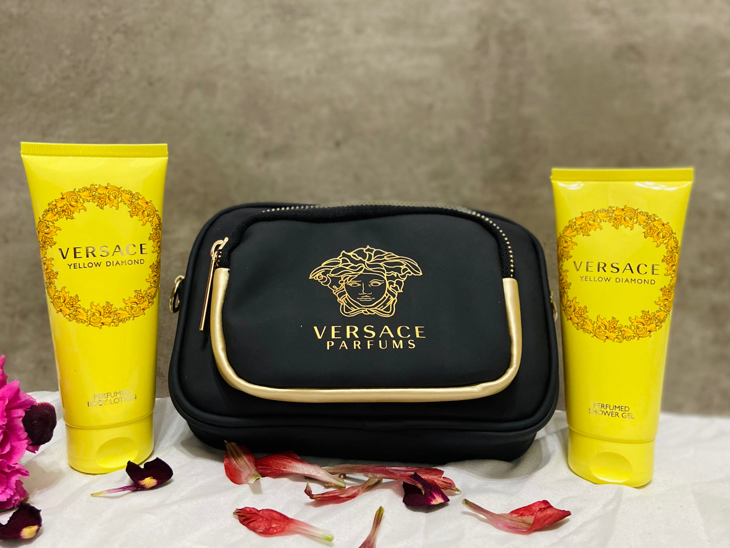 Versace YELLOW DIAMOND 4 PIECE GIFT SET - 3.0 OZ EAU DE TOILETTE SPRAY NEW